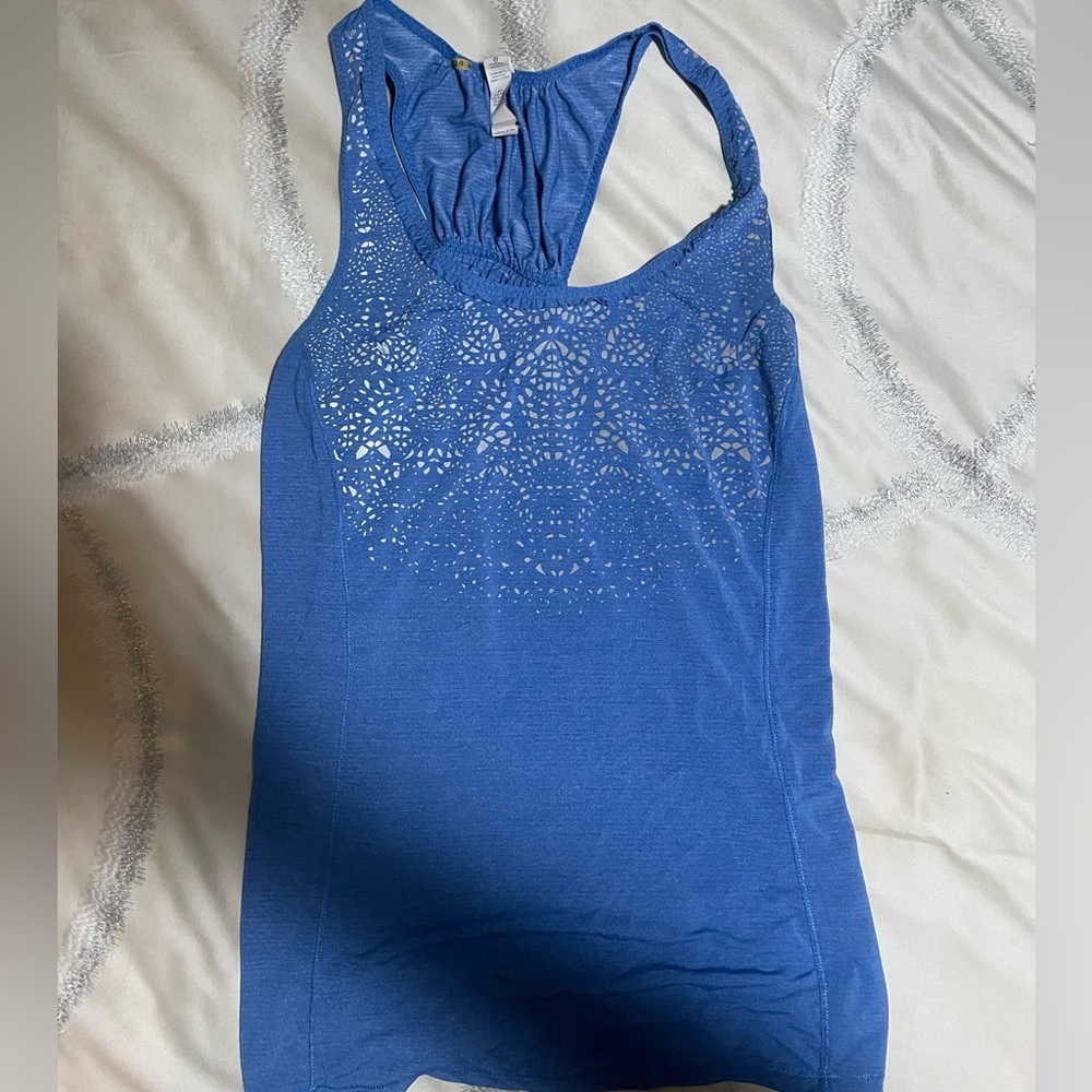 Lululemon workout top